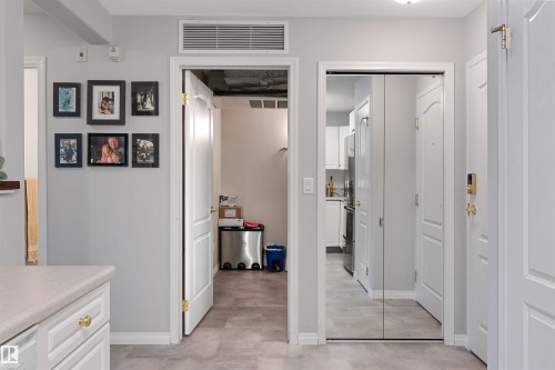 112 237 Youville Drive E, Edmonton, AB - Indoor
