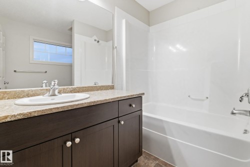 17365 8A Avenue, Edmonton, AB - Indoor Photo Showing Bathroom