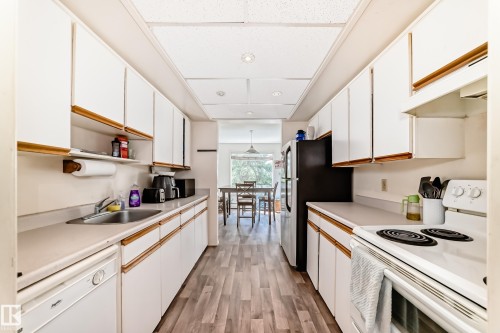 306 4404 122 Street, Edmonton, AB - Indoor Photo Showing Kitchen