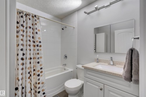 232 Ranchview Place Nw, Calgary, AB - Indoor Photo Showing Bathroom