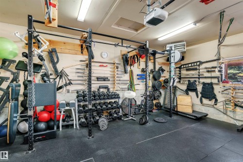 232 Ranchview Place Nw, Calgary, AB - Indoor Photo Showing Garage