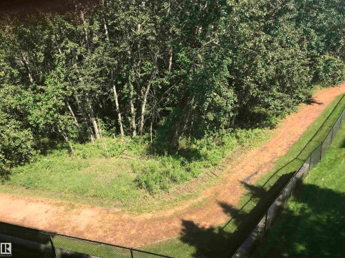 230 592 Hooke Road, Edmonton, AB - Outdoor