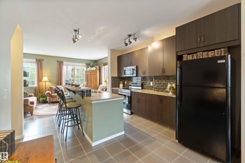 154 603 Watt Boulevard Sw, Edmonton, AB - Indoor Photo Showing Kitchen