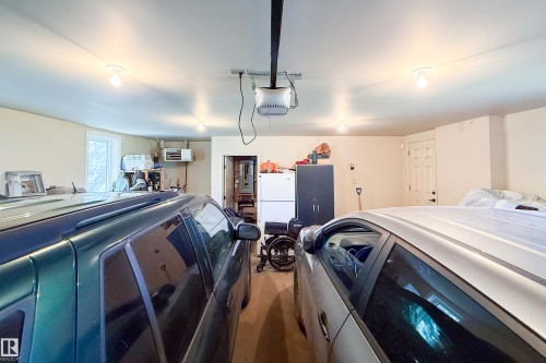 2A Silver Beach Road, Rural Wetaskiwin County, AB - Indoor Photo Showing Laundry Room