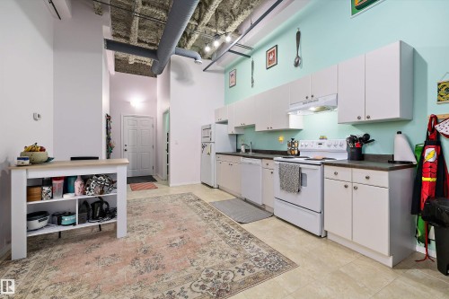 103 9817 103 Street, Fort Saskatchewan, AB - Indoor Photo Showing Kitchen