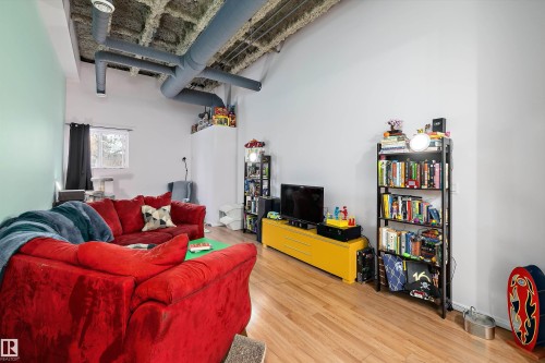 103 9817 103 Street, Fort Saskatchewan, AB - Indoor