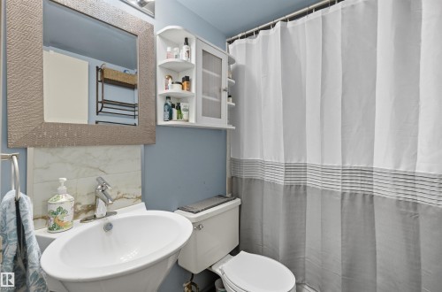 602 9929 113 Street, Edmonton, AB - Indoor Photo Showing Bathroom