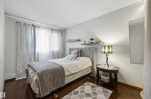 602 9929 113 Street, Edmonton, AB - Indoor Photo Showing Bedroom