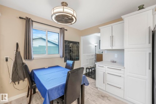 5924 152A Avenue, Edmonton, AB - Indoor Photo Showing Dining Room