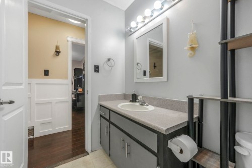 5924 152A Avenue, Edmonton, AB - Indoor Photo Showing Bathroom