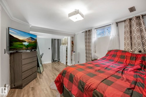 5924 152A Avenue, Edmonton, AB - Indoor Photo Showing Bedroom