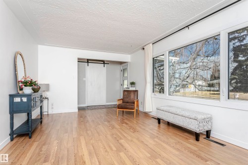 8412 71 Street, Edmonton, AB - Indoor