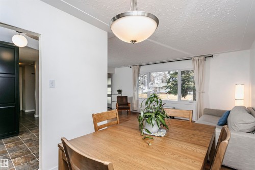 8412 71 Street, Edmonton, AB - Indoor Photo Showing Dining Room