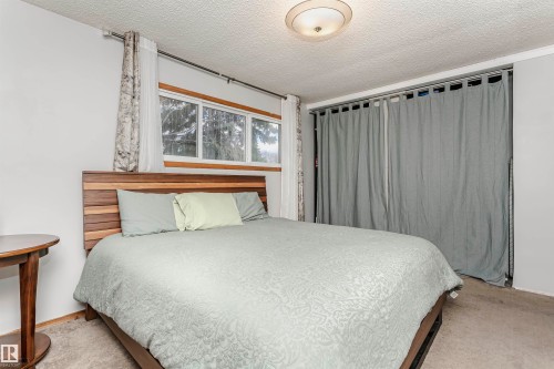 8412 71 Street, Edmonton, AB - Indoor Photo Showing Bedroom
