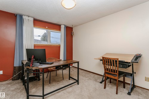 8412 71 Street, Edmonton, AB - Indoor Photo Showing Office