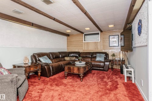 8412 71 Street, Edmonton, AB - Indoor