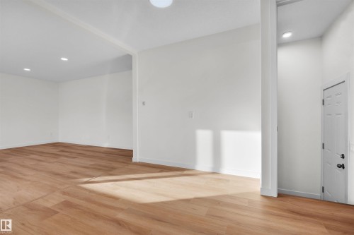 1912 151 Avenue, Edmonton, AB - Indoor Photo Showing Other Room