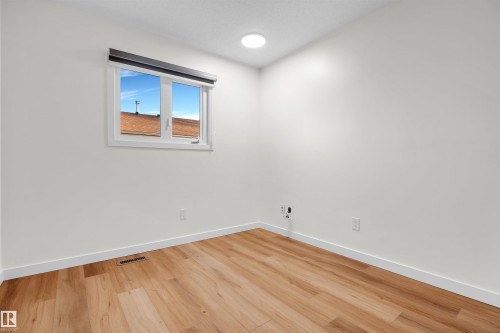 1912 151 Avenue, Edmonton, AB - Indoor Photo Showing Other Room