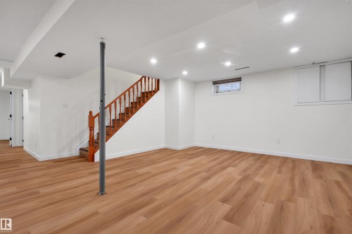 1912 151 Avenue, Edmonton, AB - Indoor Photo Showing Other Room