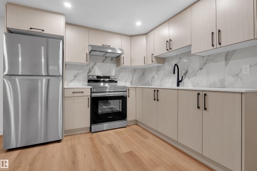 1912 151 Avenue, Edmonton, AB - Indoor Photo Showing Kitchen