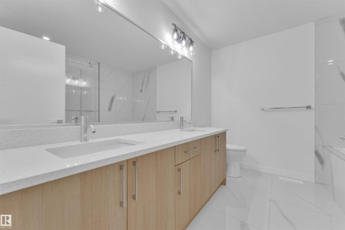 2 Cobblestone Gate, Spruce Grove, AB - Indoor Photo Showing Bathroom