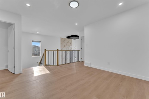 2 Cobblestone Gate, Spruce Grove, AB - Indoor Photo Showing Other Room