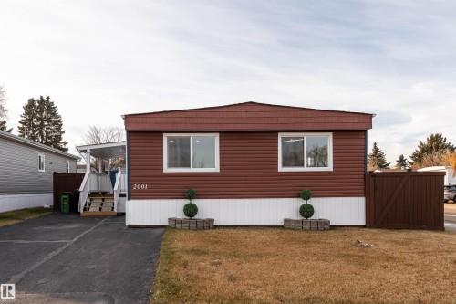 2001 West View Green, Edmonton, AB - Outdoor