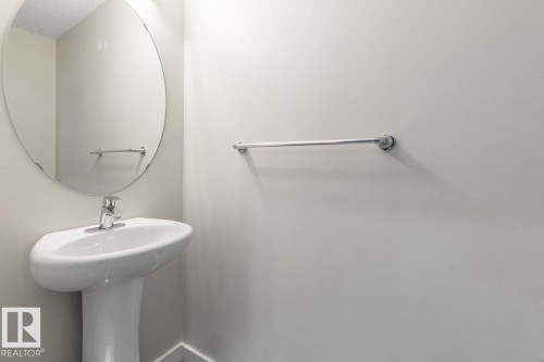 112 655 Watt Boulevard, Edmonton, AB - Indoor Photo Showing Bathroom