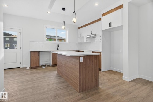 130 Pierwyck Loop, Spruce Grove, AB - Indoor Photo Showing Kitchen