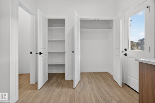 130 Pierwyck Loop, Spruce Grove, AB - Indoor Photo Showing Other Room