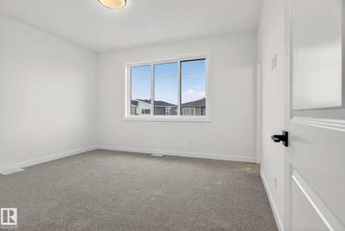 130 Pierwyck Loop, Spruce Grove, AB - Indoor Photo Showing Other Room