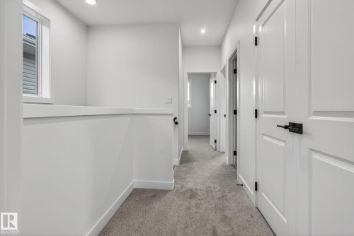 130 Pierwyck Loop, Spruce Grove, AB - Indoor Photo Showing Other Room