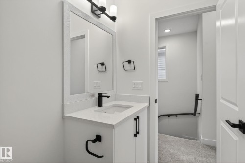 130 Pierwyck Loop, Spruce Grove, AB - Indoor Photo Showing Bathroom