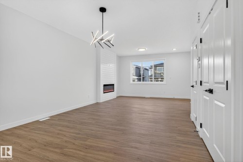 132 Pierwyck Loop, Spruce Grove, AB - Indoor Photo Showing Other Room