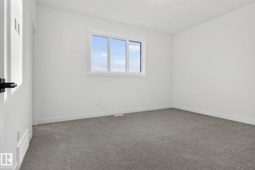 132 Pierwyck Loop, Spruce Grove, AB - Indoor Photo Showing Other Room