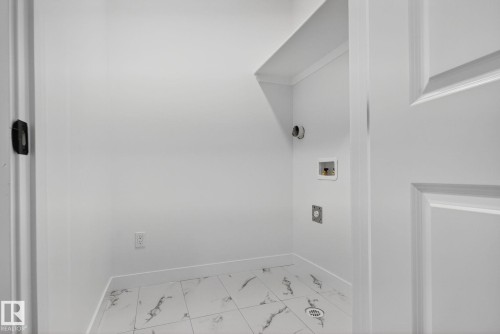 132 Pierwyck Loop, Spruce Grove, AB - Indoor Photo Showing Other Room