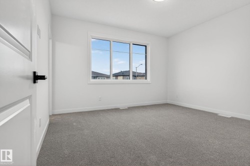 134 Pierwyck Loop, Spruce Grove, AB - Indoor Photo Showing Other Room