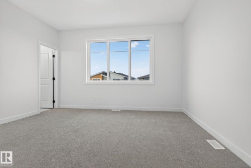 134 Pierwyck Loop, Spruce Grove, AB - Indoor Photo Showing Other Room