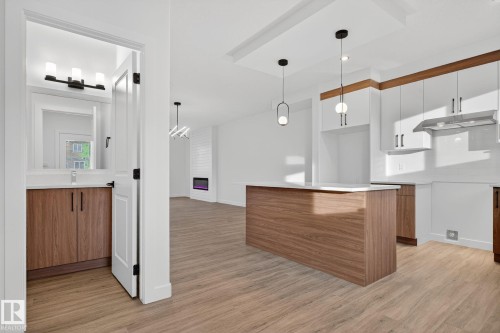 134 Pierwyck Loop, Spruce Grove, AB - Indoor Photo Showing Kitchen