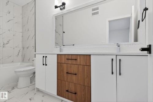 134 Pierwyck Loop, Spruce Grove, AB - Indoor Photo Showing Bathroom