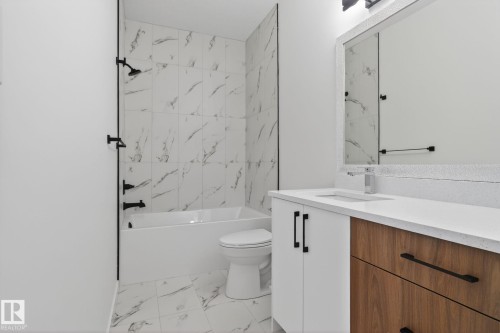 134 Pierwyck Loop, Spruce Grove, AB - Indoor Photo Showing Bathroom