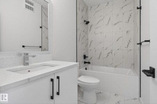 134 Pierwyck Loop, Spruce Grove, AB - Indoor Photo Showing Bathroom