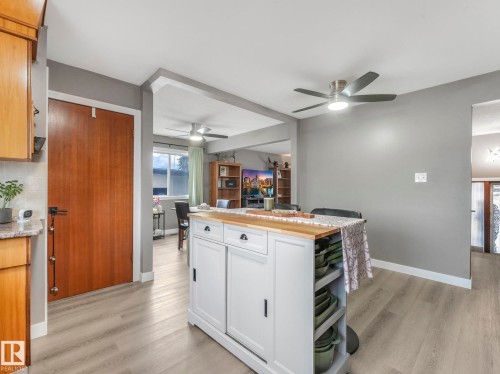 13903 95 Street, Edmonton, AB - Indoor