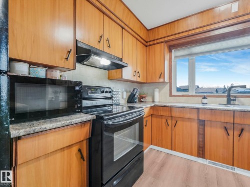 13903 95 Street, Edmonton, AB - Indoor Photo Showing Kitchen