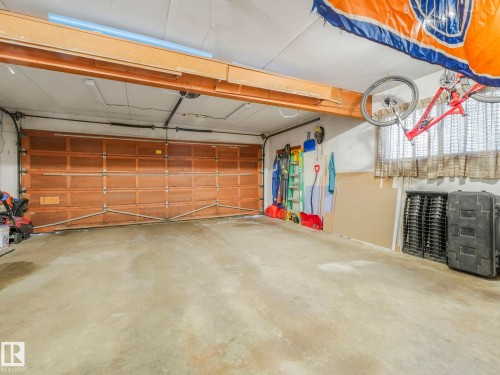 13903 95 Street, Edmonton, AB - Indoor Photo Showing Garage