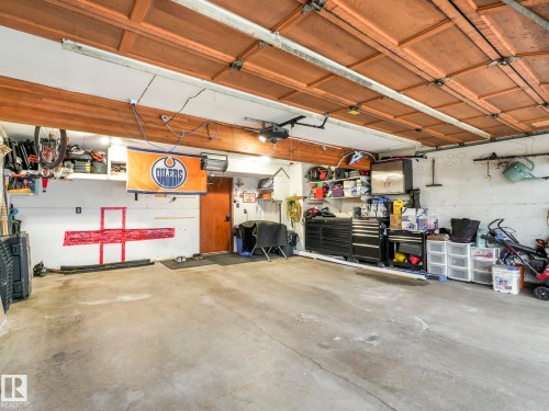 13903 95 Street, Edmonton, AB - Indoor Photo Showing Garage