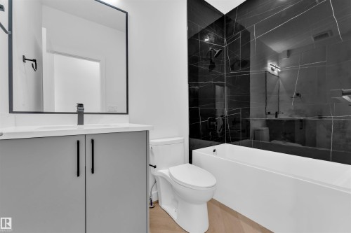 404 Pine Point(E), Leduc, AB - Indoor Photo Showing Bathroom