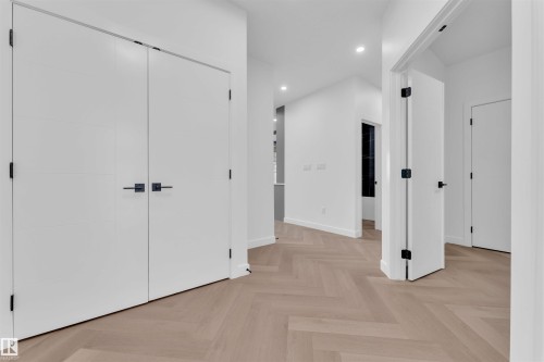 404 Pine Point(E), Leduc, AB - Indoor Photo Showing Other Room