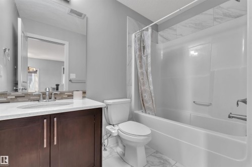 6664 Cardinal Road, Edmonton, AB - Indoor Photo Showing Bathroom