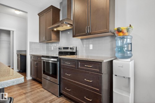 2031 51 Street, Edmonton, AB - Indoor Photo Showing Kitchen